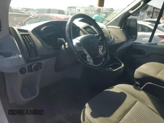 2017 Ford Transit Passenger XL z VIN 1FBAX2CG2HKB34677, wystawiony jako IAAI lot #42376375 z przebiegiem 175 413 mil mil oraz . Historia ofert i sprzedaży dostępna na DreamBid. Obrazek 2.