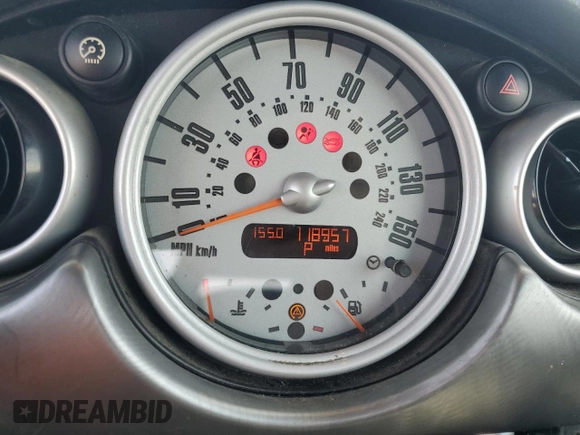 2007 MINI Convertible S z VIN WMWRH33577TL94482, wystawiony jako Copart lot #55502015 z przebiegiem 118 957 mil mil oraz Szkoda całkowita • Salvage title. Historia ofert i sprzedaży dostępna na DreamBid. Obrazek 9.
