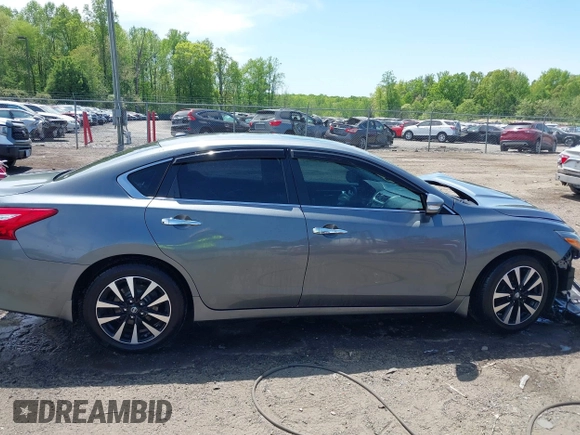 2017 Nissan Altima SV z VIN 1N4AL3AP6HC498990, wystawiony jako IAAI lot #42095268 z przebiegiem 105 253 mil mil oraz . Historia ofert i sprzedaży dostępna na DreamBid. Obrazek 12.