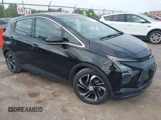 2023 Chevrolet Bolt EV 1LT z VIN 1G1FW6S04P4126205, wystawiony jako IAAI lot #42190240 z przebiegiem 68 805 mil mil oraz . Historia ofert i sprzedaży dostępna na DreamBid. Obrazek 1.