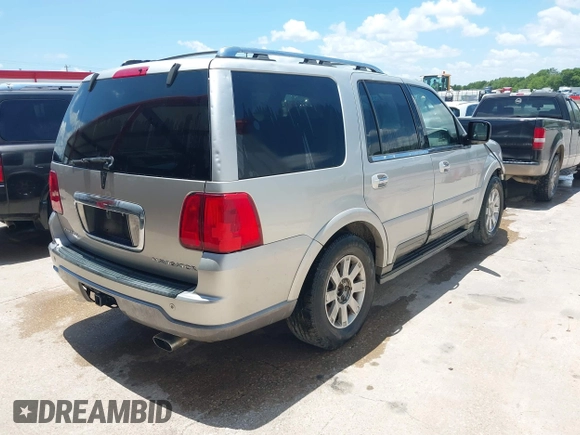 2004 Lincoln Navigator Luxury with VIN 5LMFU28R84LJ41232, listed as a IAAI auction lot 42468184 with Not provided miles and . Bid and sale history available at DreamBid. Image 4.