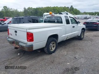 2007 Dodge Dakota ST z VIN 1D7HW22K07S202496, wystawiony jako IAAI lot #42319252 z przebiegiem 124 696 mil mil oraz . Historia ofert i sprzedaży dostępna na DreamBid. Obrazek 4.
