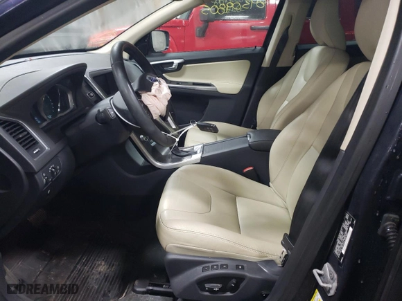 2016 Volvo XC60 T5 Premier with VIN YV4612RK1G2850559, listed as a Copart auction lot 89309805 with 62,162 mi miles and Salvage Title. Bid and sale history available at carsss.com. Image 7.