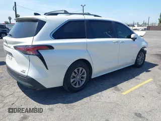 2021 Toyota Sienna XLE с VIN 5TDJRKEC8MS032240, выставлен на аукционе IAAI как лот 42335055 с пробегом 42 265 миль миль и . История ставок и продаж доступна на DreamBid. Изображение 4.