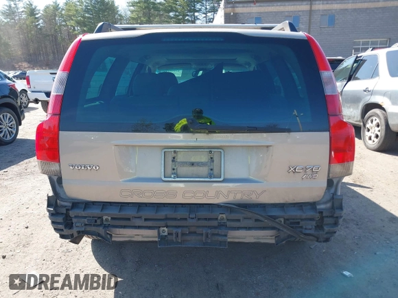 2004 Volvo V70 XC Cross Country with VIN YV1SZ59H241149069, listed as a IAAI auction lot 42096186 with 187,986 mi miles and . Bid and sale history available at DreamBid. Image 6.