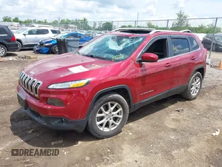 2017 Jeep Cherokee Latitude z VIN 1C4PJMCS0HW563302, wystawiony jako IAAI lot #42440735 z przebiegiem 63 889 mil mil oraz . Historia ofert i sprzedaży dostępna na DreamBid. Obrazek 19.