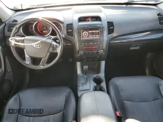 2013 Kia Sorento SX with VIN 5XYKW4A28DG364195, listed as a Copart auction lot 84892314 with 161,439 mi miles and Salvage title. Bid and sale history available at DreamBid. Image 8.
