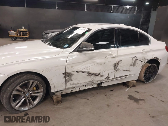2018 BMW 3 Series 330i xDrive with VIN WBA8D9G56JNU72833, listed as a IAAI auction lot 41287671 with 93,529 mi miles. Bid and sale history available at carsss.com. Image 6.