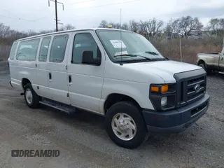 2008 Ford Econoline Passenger XL with VIN 1FDSS31L78DA60161, listed as a IAAI auction lot 41840351 with 151,312 mi miles. Bid and sale history available at carsss.com. Image 1.