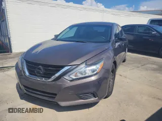 2017 Nissan Altima S z VIN 1N4AL3AP5HN338992, wystawiony jako Copart lot #66241565 z przebiegiem 157 386 mil mil oraz Czysty tytuł • Clean title. Historia ofert i sprzedaży dostępna na DreamBid. Obrazek 1.