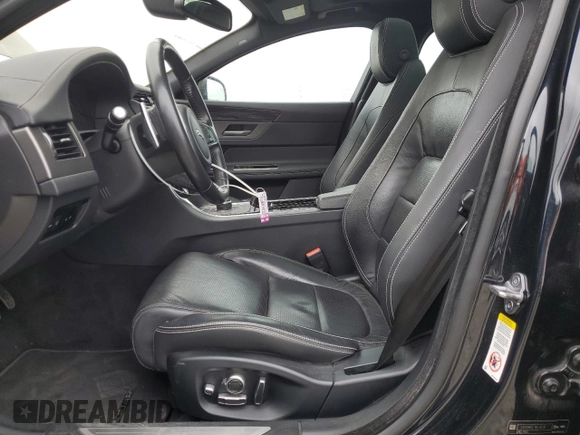 2018 Jaguar XF with VIN SAJBP2FV8JCY65089, listed as a Copart auction lot 53532265 with 39,312 mi miles and Salvage Title. Bid and sale history available at DreamBid. Image 7.