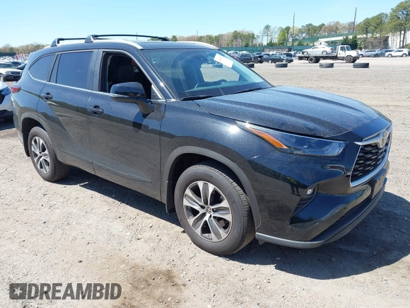 2023 Toyota Highlander L z VIN 5TDKDRBH2PS018091, wystawiony jako IAAI lot #42060302 z przebiegiem 26 267 mil mil oraz . Historia ofert i sprzedaży dostępna na DreamBid. Obrazek 1.