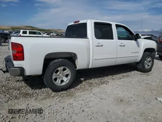 2011 Chevrolet Silverado 1500 LT with VIN 3GCPKSE36BG138213, listed as a Copart auction lot 52135275 with 305,791 mi miles and Salvage Title. Bid and sale history available at DreamBid. Image 3.