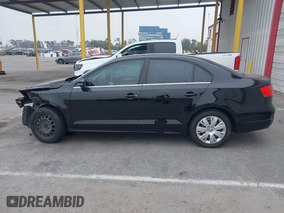 2013 Volkswagen Jetta SE с VIN 3VWDX7AJ2DM414183, выставлен на аукционе IAAI как лот 42489925 с пробегом 52 617 миль миль и . История ставок и продаж доступна на DreamBid. Изображение 15.