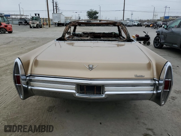 1968 Cadillac DeVille z VIN F8232777, wystawiony jako Copart lot #64820655 z przebiegiem Nie podano mil oraz Nie do naprawy • Non repairable. Historia ofert i sprzedaży dostępna na DreamBid. Obrazek 6.