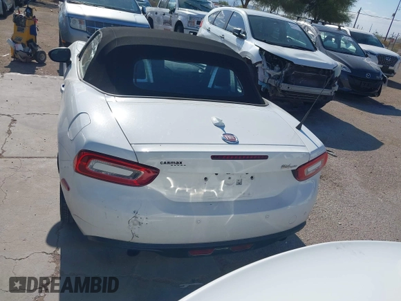 2018 FIAT 124 Spider Classica z VIN JC1NFAEKXJ0138258, wystawiony jako IAAI lot #42174771 z przebiegiem 42 867 mil mil oraz . Historia ofert i sprzedaży dostępna na DreamBid. Obrazek 16.