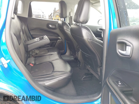 2018 Jeep Compass Latitude z VIN 3C4NJDBBXJT104122, wystawiony jako IAAI lot #41946947 z przebiegiem 124 433 mil mil oraz . Historia ofert i sprzedaży dostępna na DreamBid. Obrazek 8.