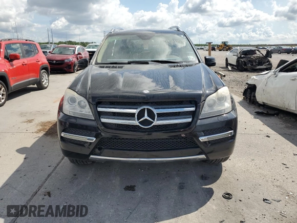 2012 Mercedes-Benz GL 450 z VIN 4JGBF7BE2CA797693, wystawiony jako Copart lot #57954415 z przebiegiem 138 594 mil mil oraz Szkoda całkowita • Salvage title. Historia ofert i sprzedaży dostępna na DreamBid. Obrazek 5.