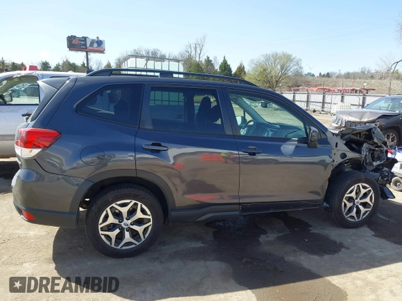 2019 Subaru Forester Premium with VIN JF2SKAEC8KH578574, listed as a IAAI auction lot 41806639 with 55,987 mi miles. Bid and sale history available at carsss.com. Image 13.