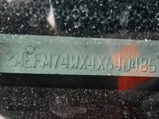 2004 Mercury Grand Marquis GS z VIN 2MEFM74WX4X640485, wystawiony jako Copart lot #50902855 z przebiegiem 104 350 mil mil oraz Szkoda całkowita • Salvage title. Historia ofert i sprzedaży dostępna na DreamBid. Obrazek 14.