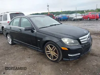 2012 Mercedes-Benz C 250 Sport z VIN WDDGF4HB2CR223687, wystawiony jako IAAI lot #42324885 z przebiegiem 156 599 mil mil oraz . Historia ofert i sprzedaży dostępna na DreamBid. Obrazek 1.