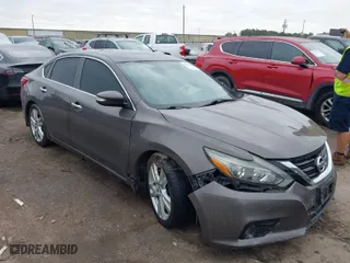 2016 Nissan Altima 3.5 SL with VIN 1N4BL3AP2GC161221, listed as a IAAI auction lot 41484280 with 55,229 mi miles. Bid and sale history available at carsss.com. Image 1.