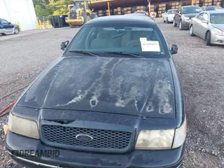 2003 Ford Crown Victoria LX z VIN 2FAFP74WX3X136631, wystawiony jako IAAI lot #42269451 z przebiegiem 369 733 mil mil oraz . Historia ofert i sprzedaży dostępna na DreamBid. Obrazek 6.