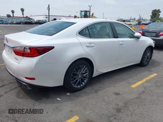 2018 Lexus ES 350 z VIN 58ABK1GG2JU109943, wystawiony jako IAAI lot #42356109 z przebiegiem 14 143 mil mil oraz . Historia ofert i sprzedaży dostępna na DreamBid. Obrazek 4.