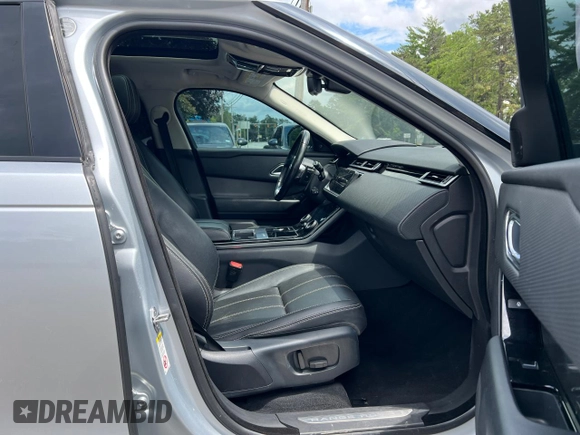 2019 Land Rover Range Rover Velar S z VIN SALYB2EV9KA793415, wystawiony jako Copart lot #65096785 z przebiegiem 101 667 mil mil oraz Czysty tytuł • Clean title. Historia ofert i sprzedaży dostępna na DreamBid. Obrazek 5.