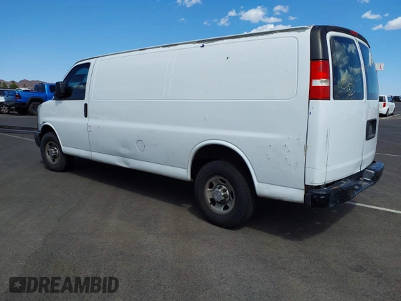 2011 Chevrolet Express Cargo z VIN 1GCWGGCA1B1157360, wystawiony jako IAAI lot #42344777 z przebiegiem 338 960 mil mil oraz . Historia ofert i sprzedaży dostępna na DreamBid. Obrazek 3.