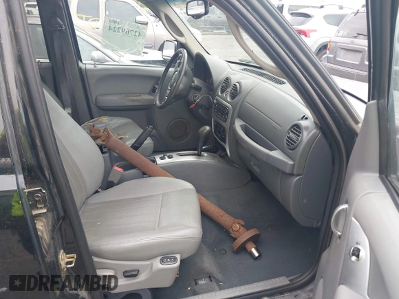 2005 Jeep Liberty Limited with VIN 1J4GL58K35W592405, listed as a IAAI auction lot 42769224 with Not provided miles and . Bid and sale history available at DreamBid. Image 5.