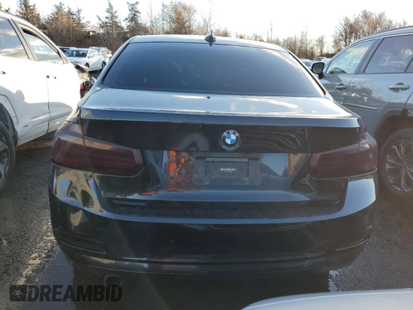 2016 BMW 3 Series 320i xDrive z VIN WBA8A3C52GK688328, wystawiony jako Copart lot #86874304 z przebiegiem 84 764 mil mil oraz Szkoda całkowita • Salvage title. Historia ofert i sprzedaży dostępna na DreamBid. Obrazek 6.
