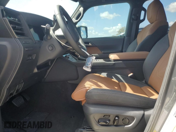 2024 Lexus GX 550 Luxury with VIN JTJVBCDX2R5009711, listed as a Copart auction lot 75074694 with 1,598 mi miles and Salvage title. Bid and sale history available at DreamBid. Image 7.