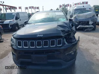 2018 Jeep Compass Latitude with VIN 3C4NJDBB2JT114644, listed as a IAAI auction lot 42499210 with 82,988 mi miles and . Bid and sale history available at DreamBid. Image 13.