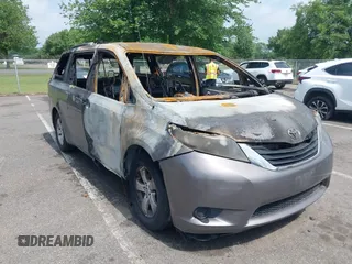2011 Toyota Sienna LE AAS z VIN 5TDKK3DC8BS009103, wystawiony jako IAAI lot #42602960 z przebiegiem Nie podano mil oraz . Historia ofert i sprzedaży dostępna na DreamBid. Obrazek 1.