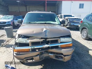 2004 Chevrolet Blazer LS z VIN 1GNDT13X24K167825, wystawiony jako IAAI lot #41976732 z przebiegiem 142 647 mil mil oraz . Historia ofert i sprzedaży dostępna na DreamBid. Obrazek 13.