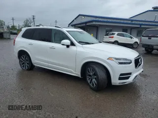 2019 Volvo XC90 Momentum z VIN YV4A22PK6K1509330, wystawiony jako Copart lot #58134415 z przebiegiem 53 330 mil mil oraz Szkoda całkowita • Salvage title. Historia ofert i sprzedaży dostępna na DreamBid. Obrazek 4.
