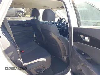 2018 Kia Sorento LX with VIN 5XYPG4A37JG351171, listed as a IAAI auction lot 41748189 with 85,000 mi miles. Bid and sale history available at carsss.com. Image 8.