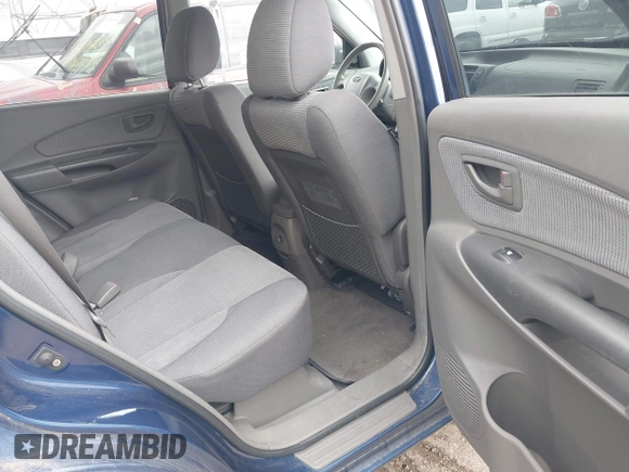 2007 Hyundai Tucson GLS with VIN KM8JM12B37U504070, listed as a IAAI auction lot 42037713 with 118,102 mi miles. Bid and sale history available at carsss.com. Image 8.