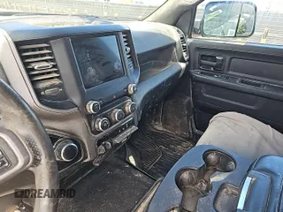 2022 Ram 2500 Tradesman z VIN 3C6UR5HJ9NG197410, wystawiony jako IAAI lot #42575745 z przebiegiem 118 280 mil mil oraz . Historia ofert i sprzedaży dostępna na DreamBid. Obrazek 1.