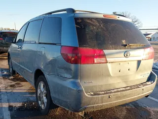 2005 Toyota Sienna XLE z VIN 5TDBA22C95S047413, wystawiony jako IAAI lot #41266507 z przebiegiem 174 765 mil mil oraz . Historia ofert i sprzedaży dostępna na DreamBid. Obrazek 3.