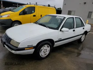 1993 Chevrolet Corsica LT z VIN 1G1LT53T4PY262289, wystawiony jako Copart lot #81687643 z przebiegiem 236 597 mil mil oraz Tytuł czysty. Historia ofert i sprzedaży dostępna na DreamBid. Obrazek 1.