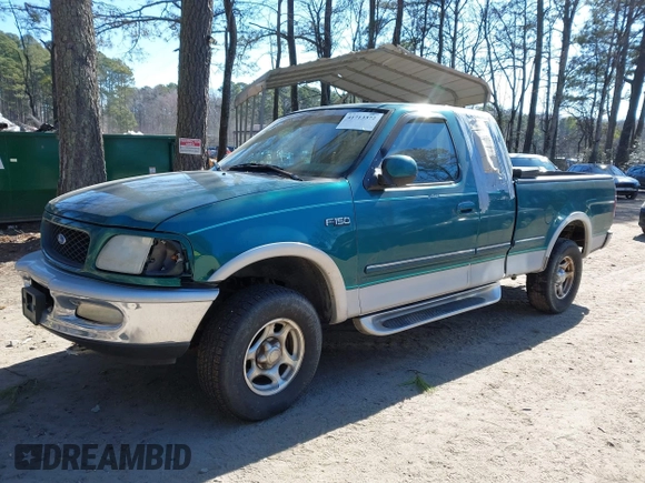 1997 Ford F-150 XL with VIN 1FTDX1860VNA37152, listed as a IAAI auction lot 41713372 with 200,777 mi miles. Bid and sale history available at carsss.com. Image 2.