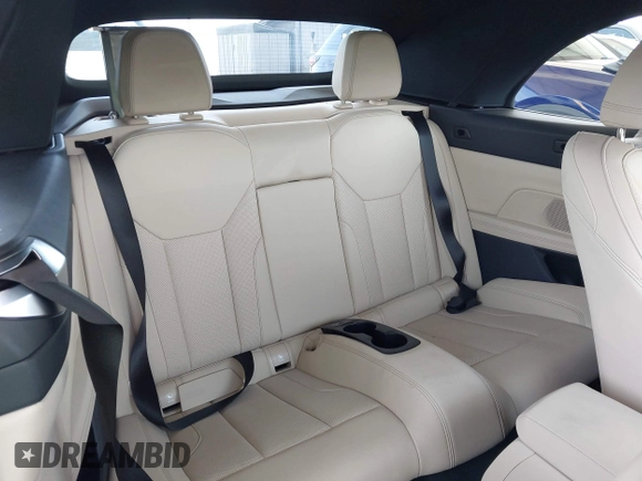 2024 BMW 4 Series 430i с VIN WBA23AT05RCP03975, выставлен на аукционе IAAI как лот 42488080 с пробегом 18 587 миль миль и . История ставок и продаж доступна на DreamBid. Изображение 8.