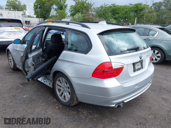 2006 BMW 3 Series 325xi with VIN WBAVT13596KW22889, listed as a IAAI auction lot 42343685 with 95,862 mi miles and . Bid and sale history available at DreamBid. Image 3.