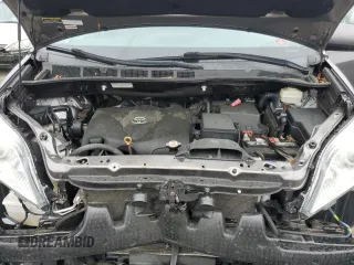 2017 Toyota Sienna XLE with VIN 5TDDZ3DC4HS187233, listed as a Copart auction lot 60227715 with 123,191 mi miles and Salvage title. Bid and sale history available at DreamBid. Image 12.