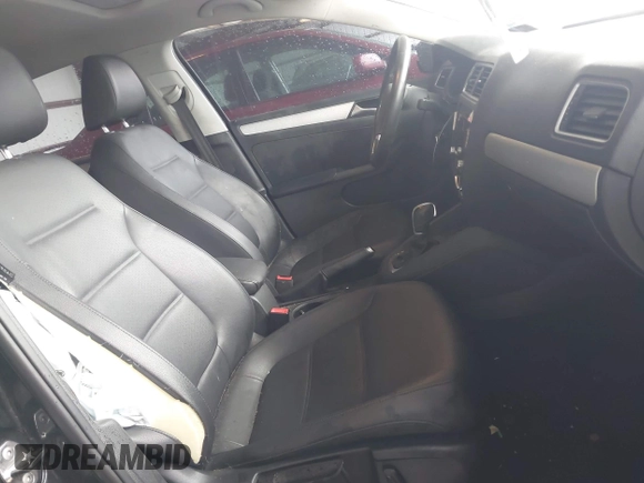 2013 Volkswagen Jetta SE z VIN 3VWDP7AJXDM353228, wystawiony jako IAAI lot #42364744 z przebiegiem 132 672 mil mil oraz . Historia ofert i sprzedaży dostępna na DreamBid. Obrazek 5.