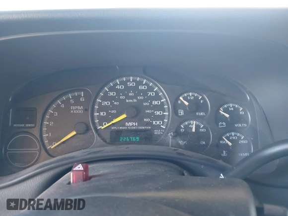 2001 Chevrolet Suburban LS z VIN 3GNEC16T01G138002, wystawiony jako IAAI lot #42317851 z przebiegiem 226 769 mil mil oraz . Historia ofert i sprzedaży dostępna na DreamBid. Obrazek 7.
