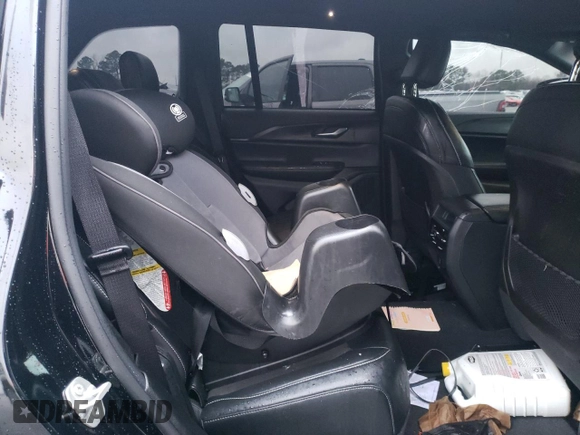 2023 Jeep Grand Cherokee Altitude z VIN 1C4RJGAG0PC629839, wystawiony jako Copart lot #41380015 z przebiegiem 19 540 mil mil oraz Szkoda całkowita • Salvage title. Historia ofert i sprzedaży dostępna na DreamBid. Obrazek 11.