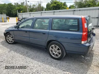 2006 Volvo V70 with VIN YV1SW612662539420, listed as a Copart auction lot 62218774 with 167,569 mi miles and Salvage Title. Bid and sale history available at carsss.com. Image 2.